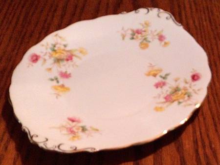 8968 Handled Cake Plate