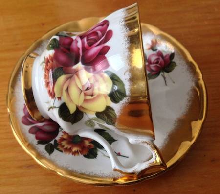 2870-9 Footed Cup & Saucer Set