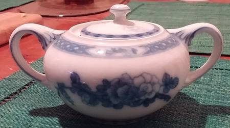 R3039 Sugar Bowl & Lid