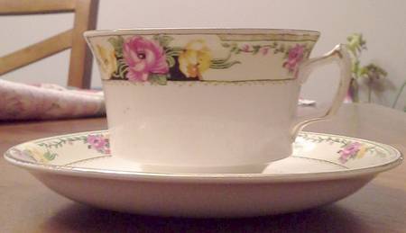 9788 Footed Cup & Saucer Set