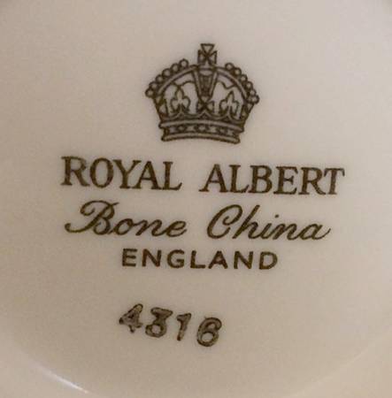 4316 Footed Cup