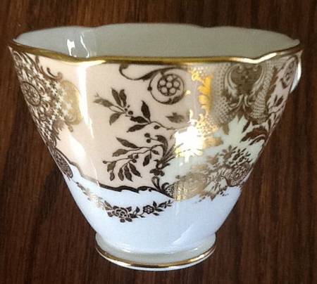 T3192 Footed Cup