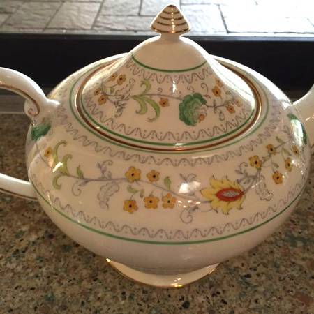 Gresham Sugar Bowl & Lid