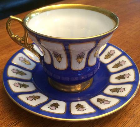 R3055 Footed Cup & Saucer Set