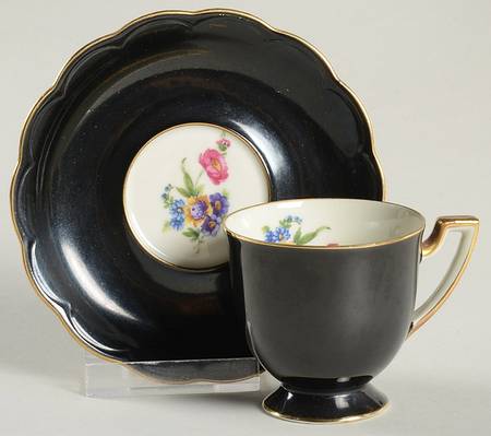 ROB496 Footed Demitasse Cup & Saucer Set