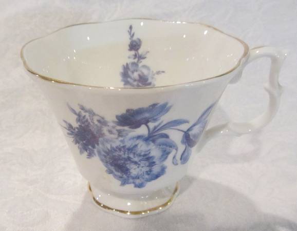 ROA305 Footed Cup
