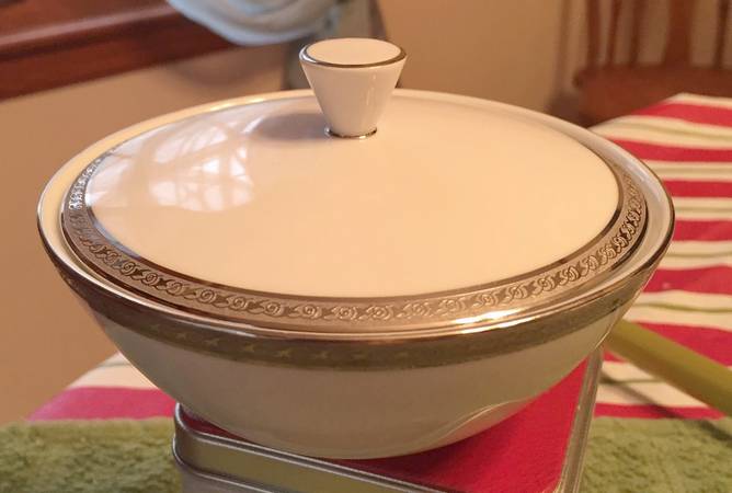 ROT344 Sugar Bowl & Lid