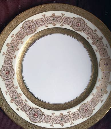 V5658 Dinner Plate