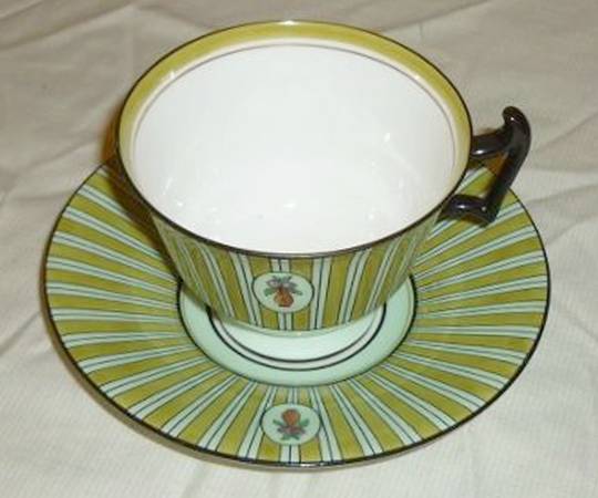 E9502 by Royal Doulton