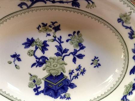 W8464-Green & Blue Underplate for Gravy Boat