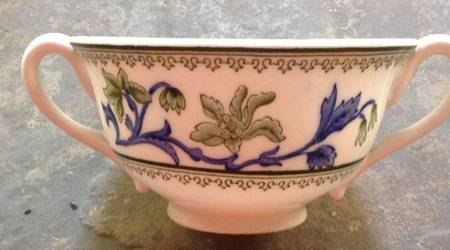 W8464-Green & Blue Footed Cream Soup Bowl