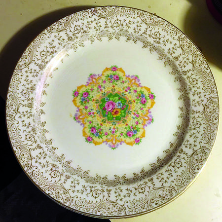 Victory Gold Dinner Plate