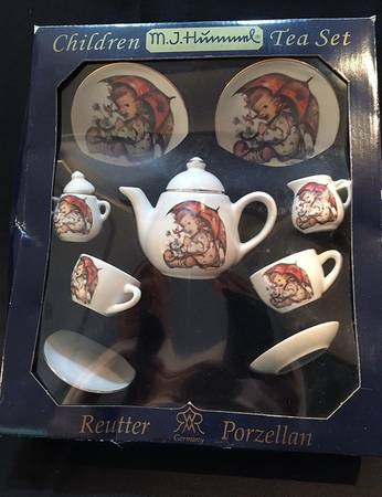Umbrella Girl Flat Toy Cup and Saucer Set