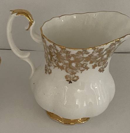 Anniversary Gold Creamer