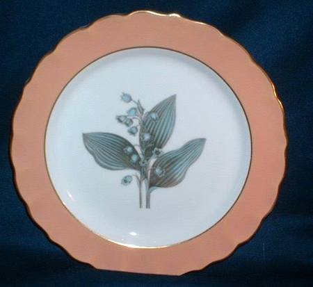 Z2091 (Scalloped Peach) Luncheon Plate