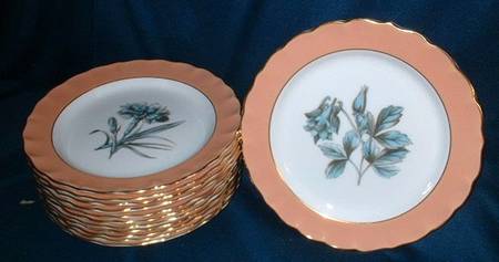 Z2091 (Scalloped Peach) Luncheon Plate