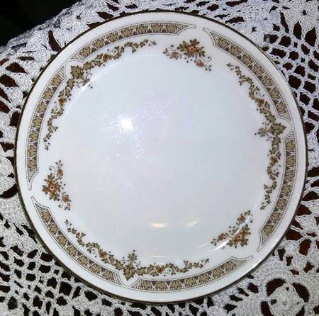 RD389 by Royal Doulton
