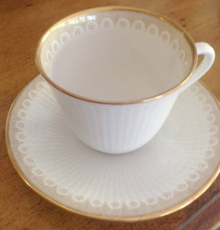 Aviel Flat Cup & Saucer Set