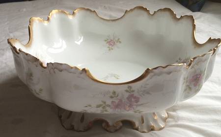 R3082 9" Round Vegetable Bowl