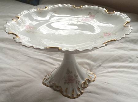 R3082 Footed Cake Plate