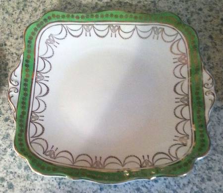 6443 Square Handled Cake Plate