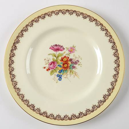 RD395 by Royal Doulton