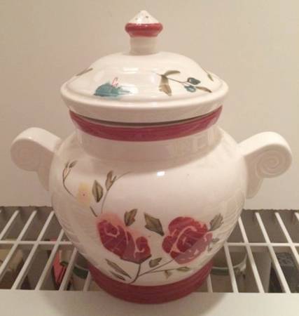 Imari Garden Collection Cookie Jar & Lid