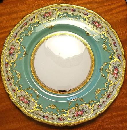 V761 by Royal Doulton