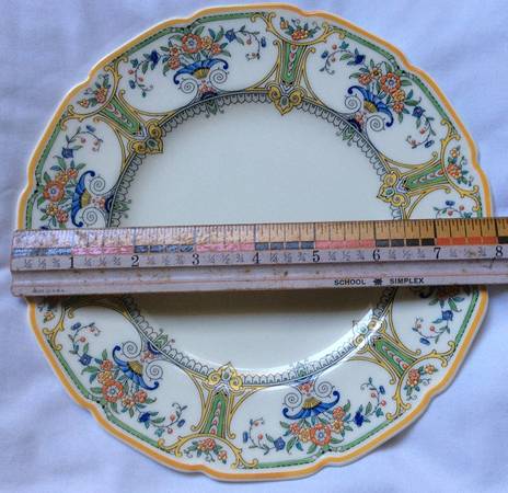 V326 by Royal Doulton