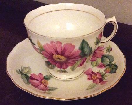7107 Footed Cup & Saucer Set