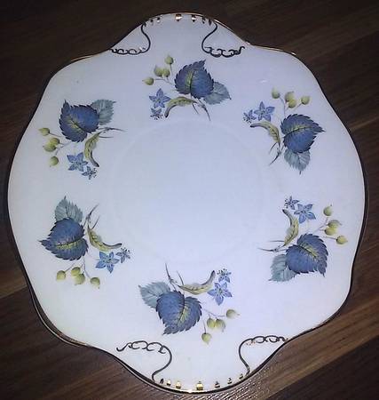 RTA68 Handled Cake Plate