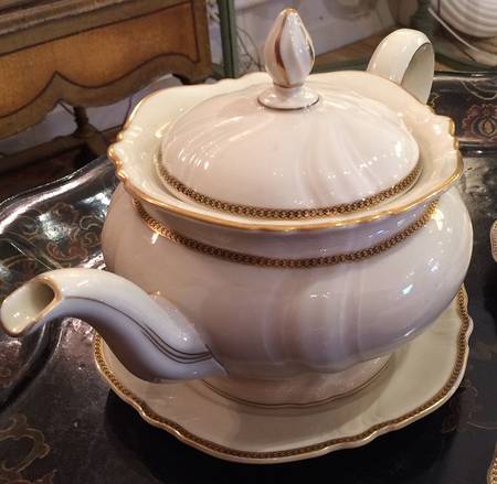 2482 Teapot & Lid