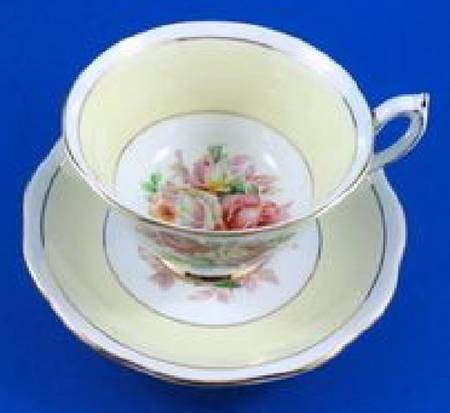 ROA318 Footed Cup & Saucer Set