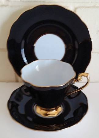 1418 Footed Cup & Saucer Set