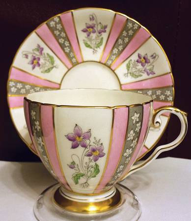 K8233 Footed Cup & Saucer Set