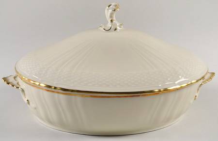 Josephine Cream Oval Covered Vegetable