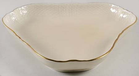 Josephine Cream Triangular Cake Plate