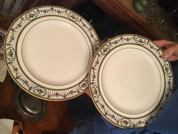 H879 by Royal Doulton