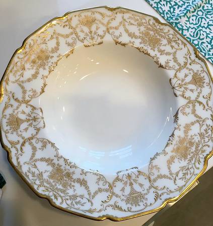 E2411 by Royal Doulton