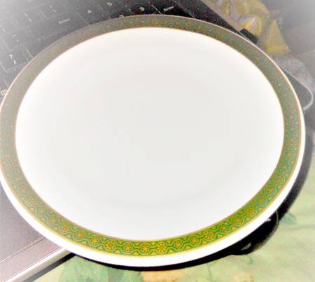 RD404 by Royal Doulton