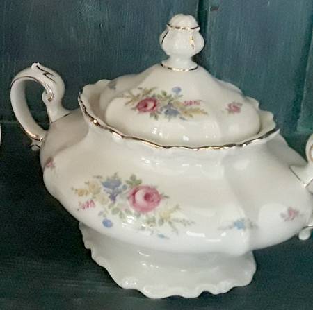 R3113 Sugar Bowl & Lid