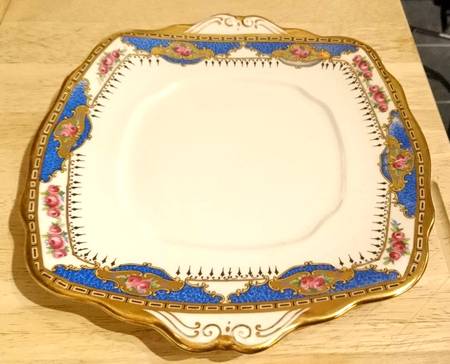 5808 Square Handled Cake Plate