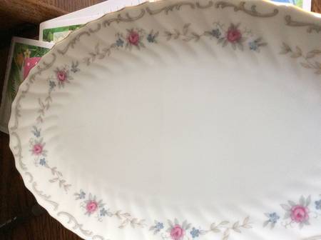 Akemi 9" Oval Vegetable Bowl