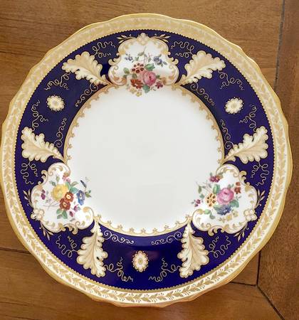 V9346 Dinner Plate