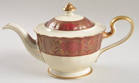 3292 Regina Mini Teapot & Lid