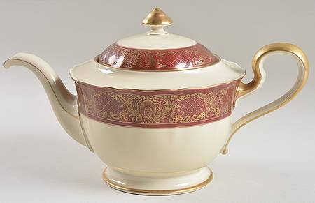 3292 Regina Teapot & Lid