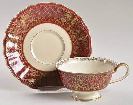 3292 Regina Footed Cup & Saucer Set