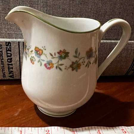 Samarkand Creamer