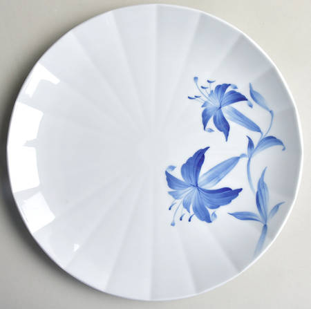 Blomst Dinner Plate by Royal Copenhagen