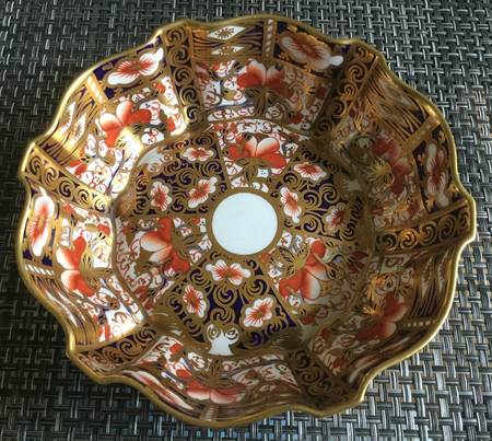 2825 by Royal Crown Derby